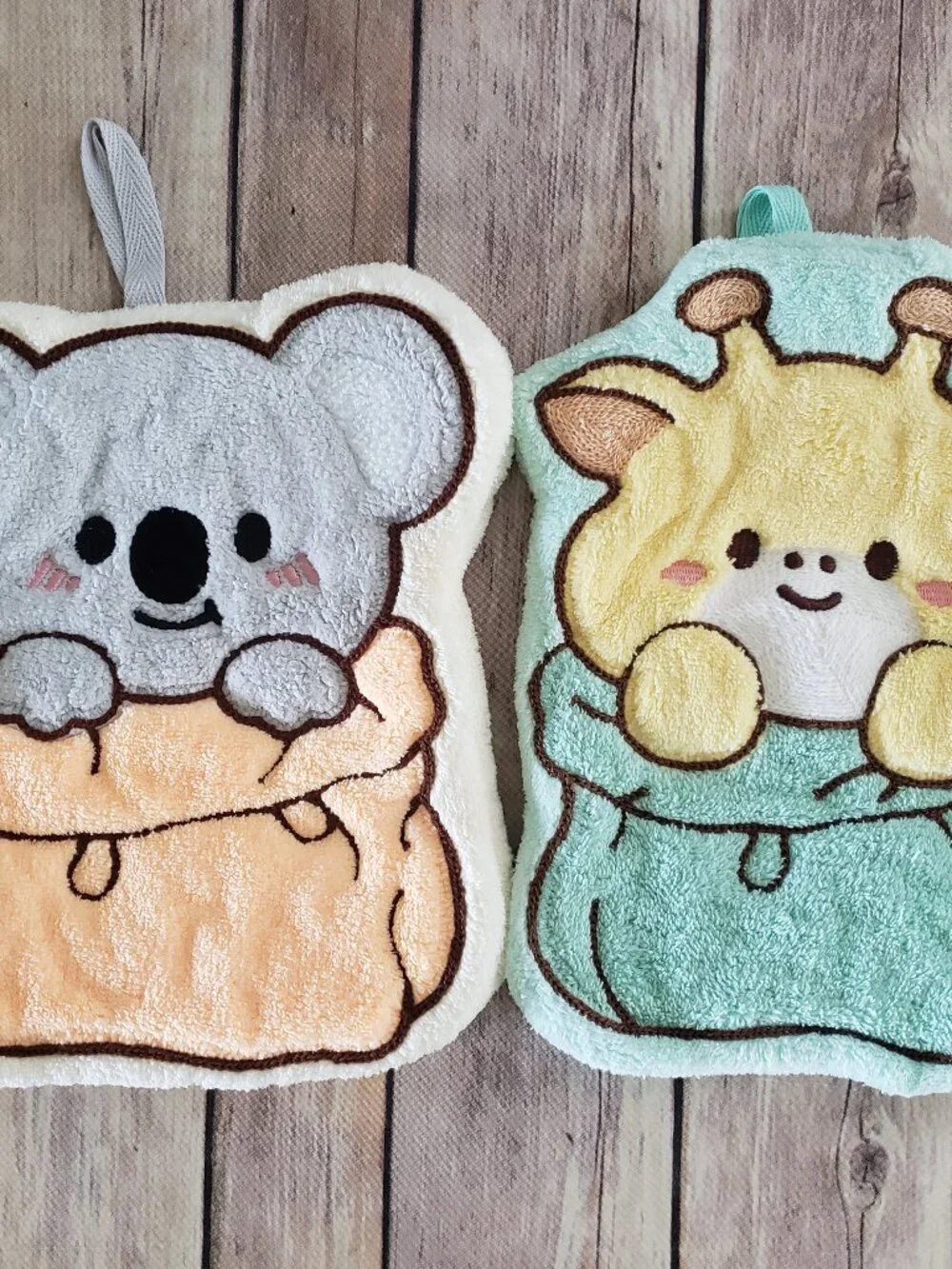 Lot of 6 Cute Fingertip Towels And 2 Seatbelt Covers